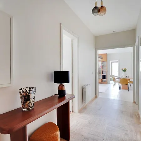 Modern With Balcony-2br For 6p - *