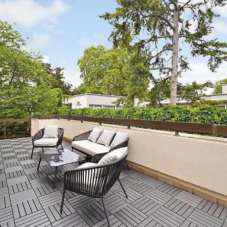 Modern With Balcony-2br For 6p - Apartment