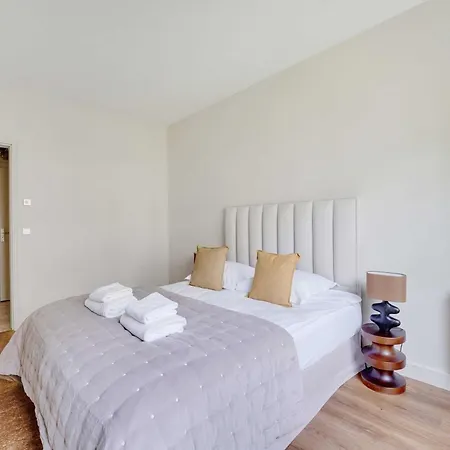 Modern With Balcony-2br For 6p - Neuilly-sur-Seine